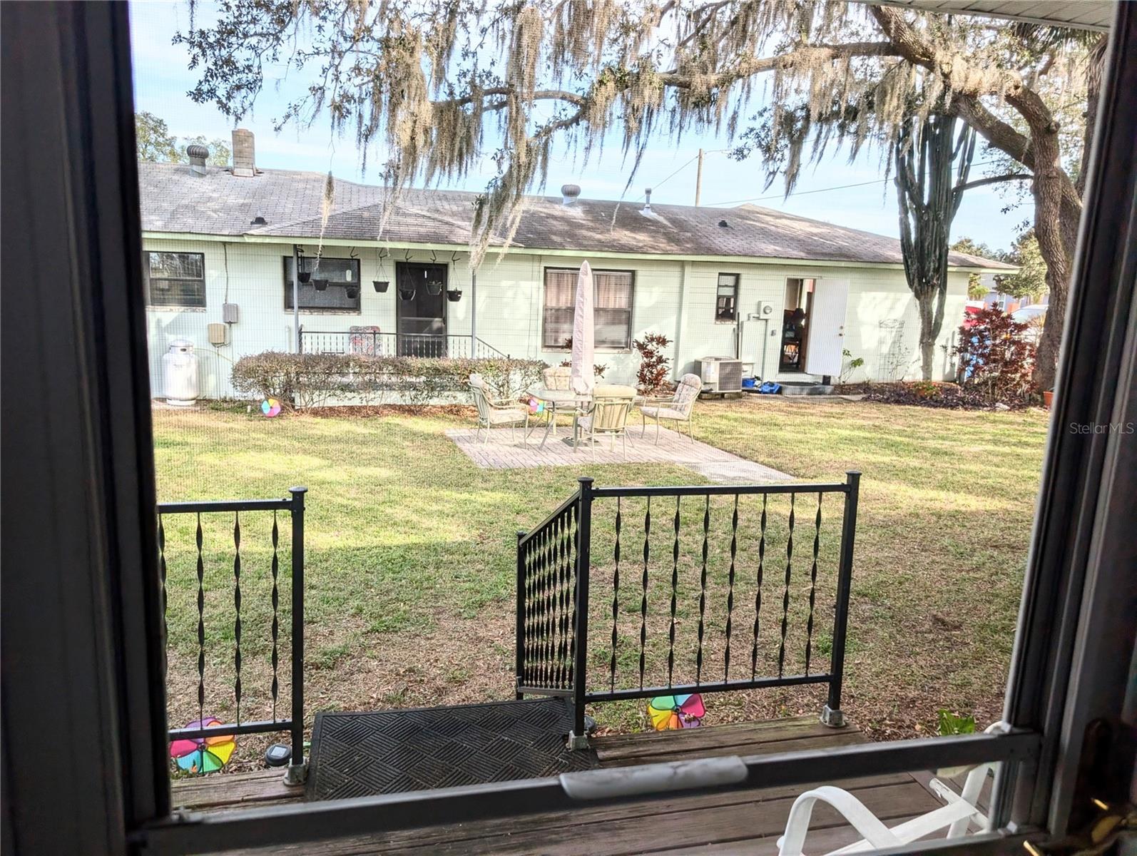 Image 42 of 59 For 17 Bay Street