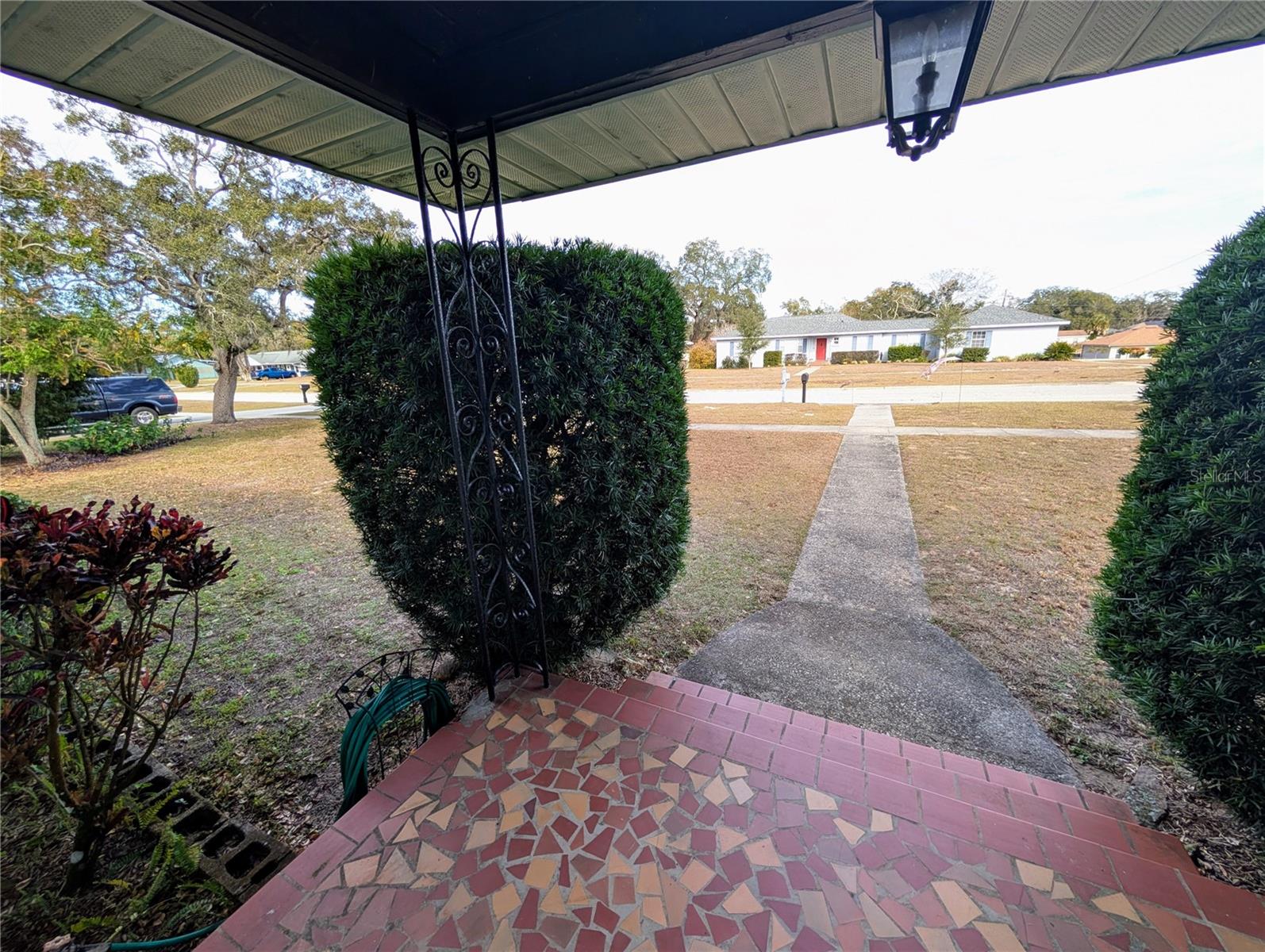 Image 5 of 59 For 17 Bay Street