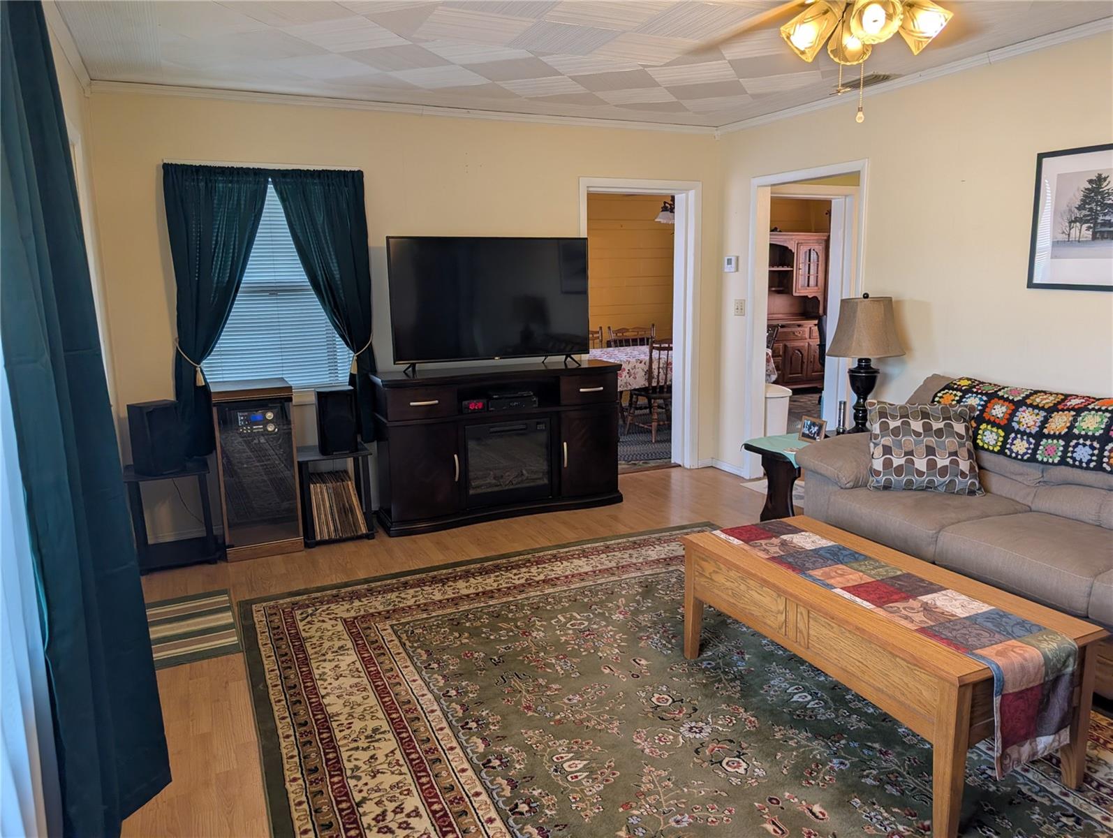 Image 6 of 59 For 17 Bay Street