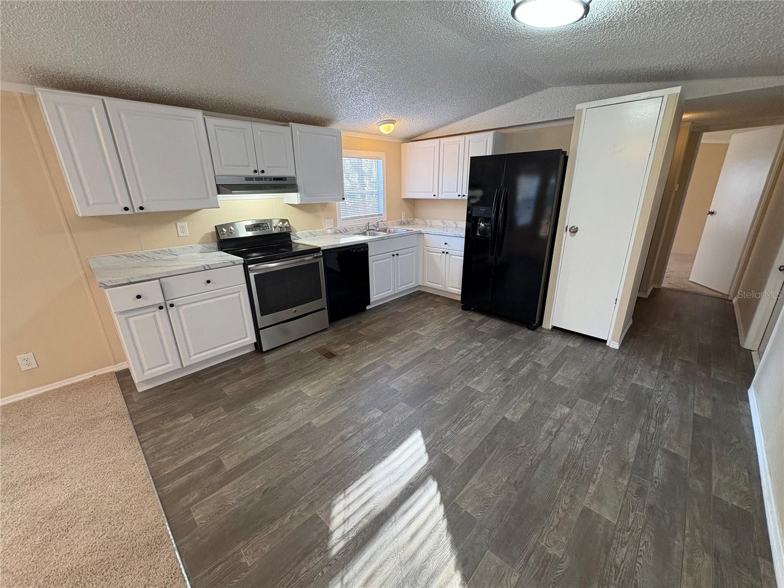 Image 4 of 22 For 10636 Pathfinder Trail