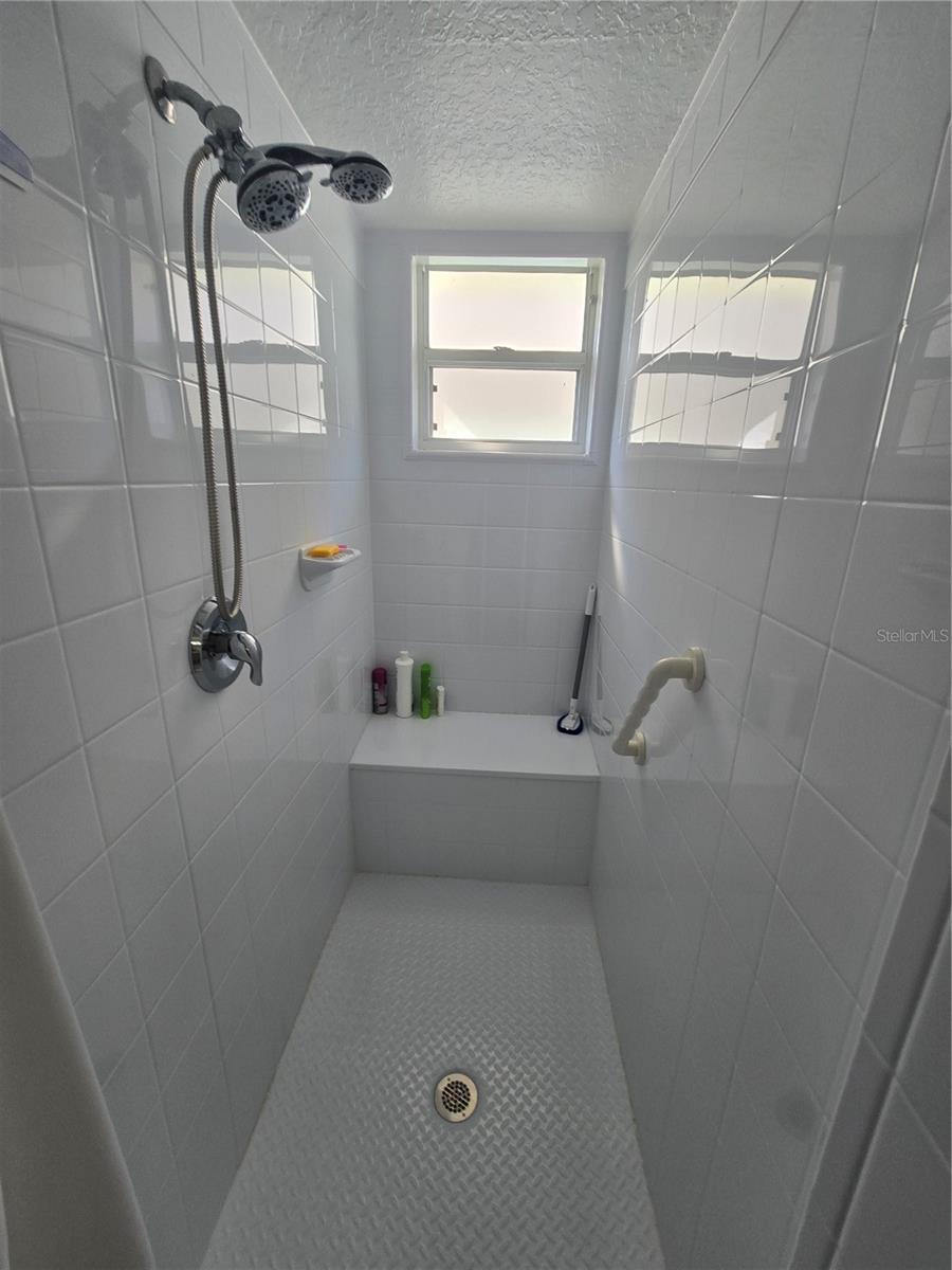 Image 12 of 19 For 516 Sweetwater Way