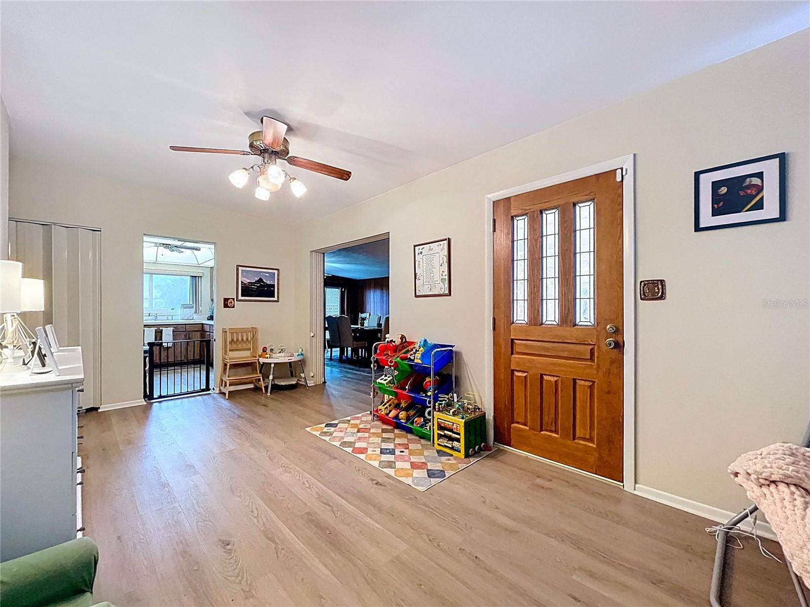 Image 4 of 26 For 1580 Floral Avenue