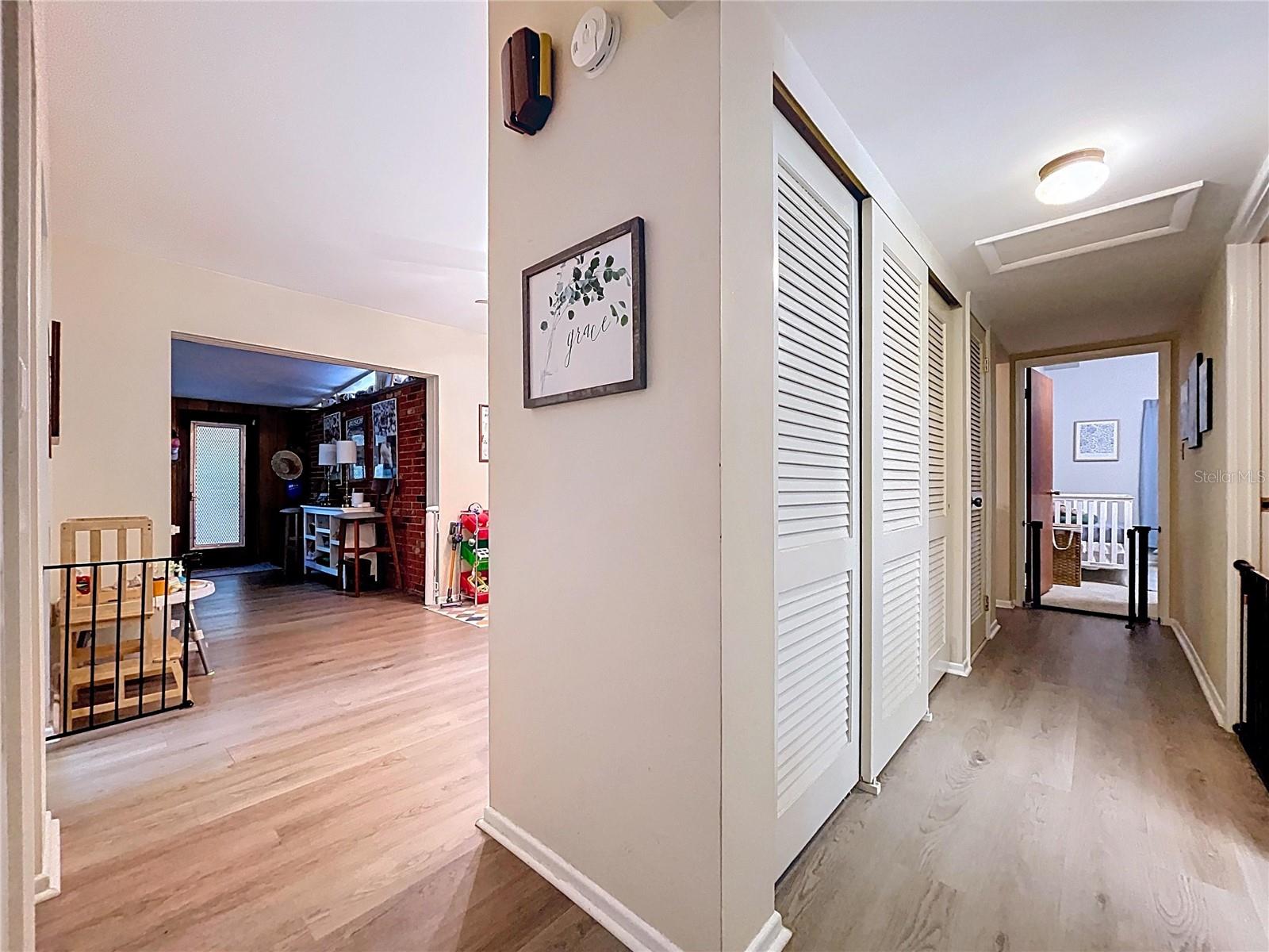 Image 7 of 26 For 1580 Floral Avenue