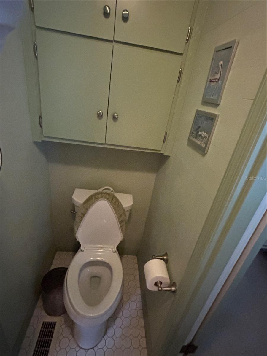 Image 20 of 50 For 1230 Orange