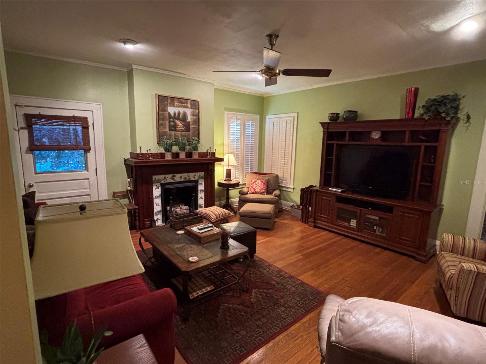 Image 21 of 50 For 1230 Orange