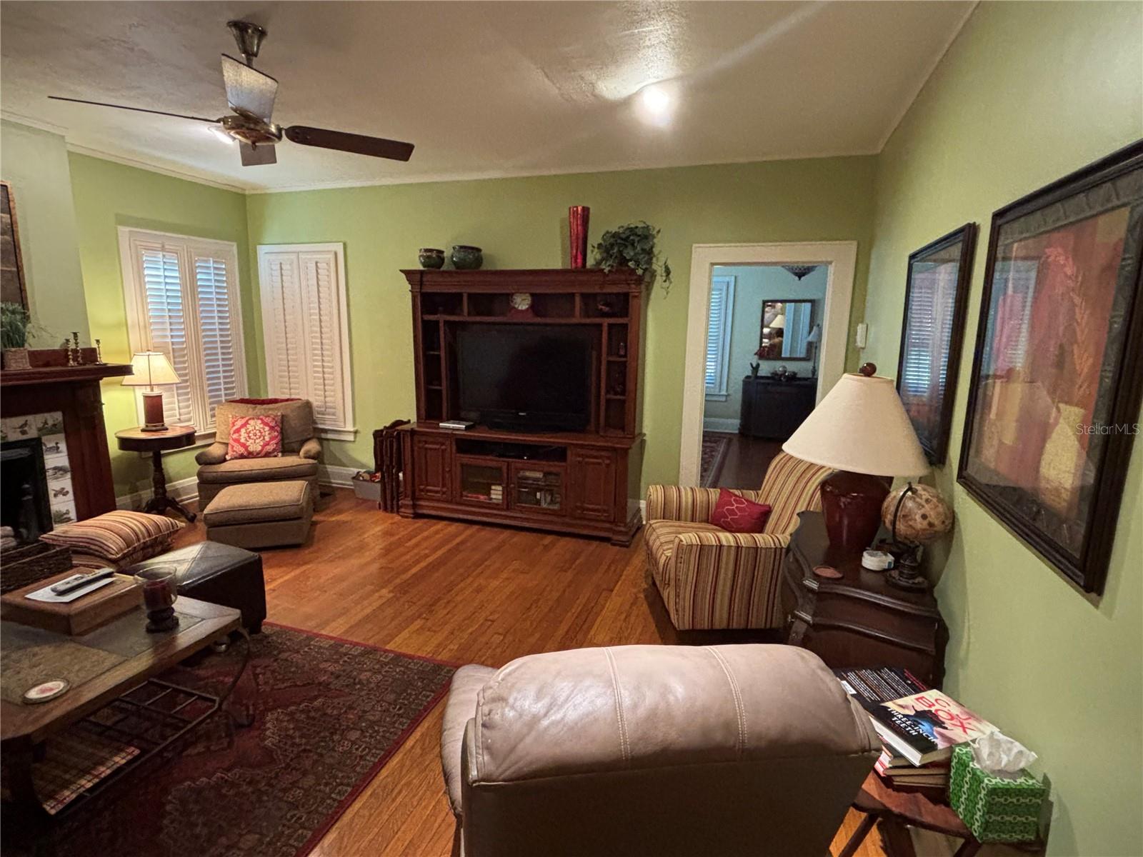 Image 22 of 50 For 1230 Orange