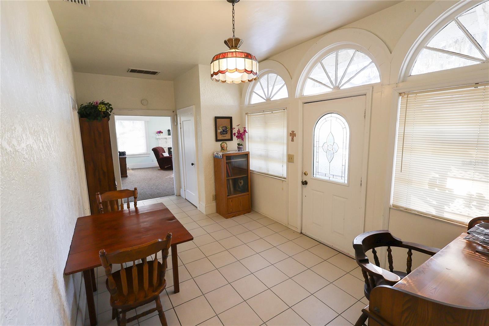 Image 11 of 42 For 601 Alta Vista Drive