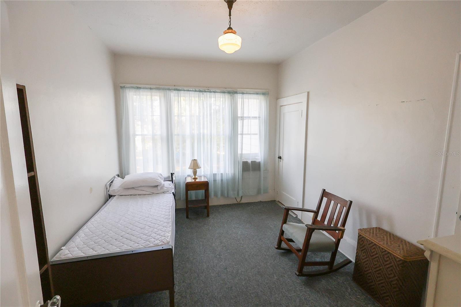 Image 12 of 42 For 601 Alta Vista Drive