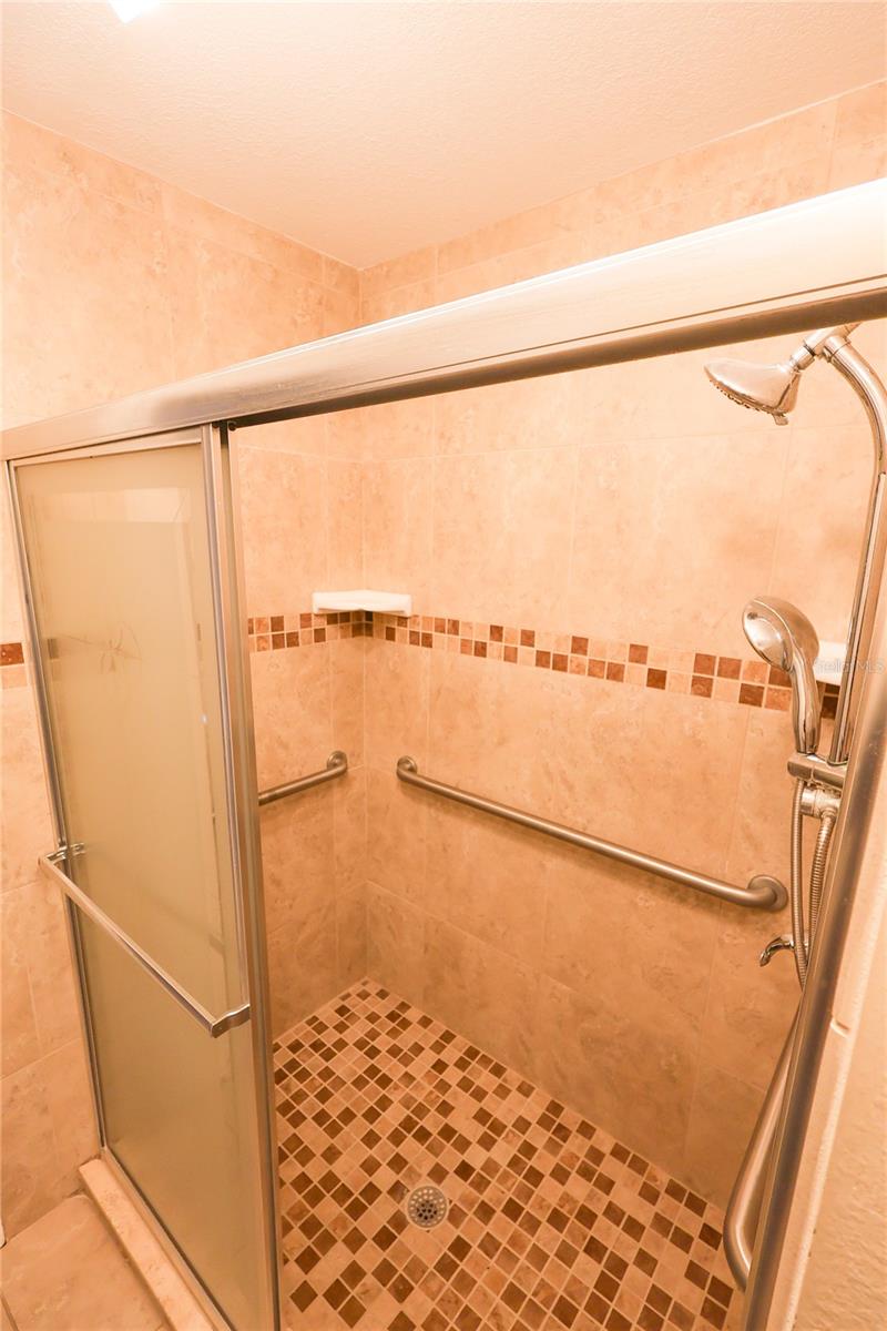 Image 17 of 42 For 601 Alta Vista Drive