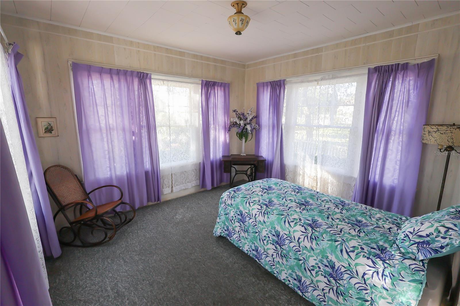 Image 18 of 42 For 601 Alta Vista Drive