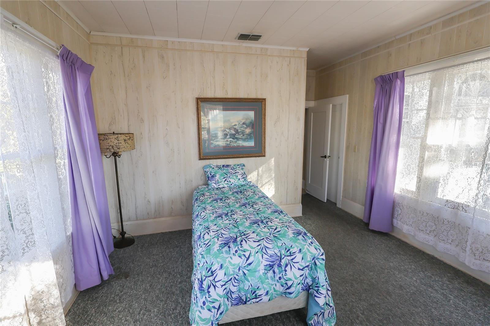 Image 19 of 42 For 601 Alta Vista Drive