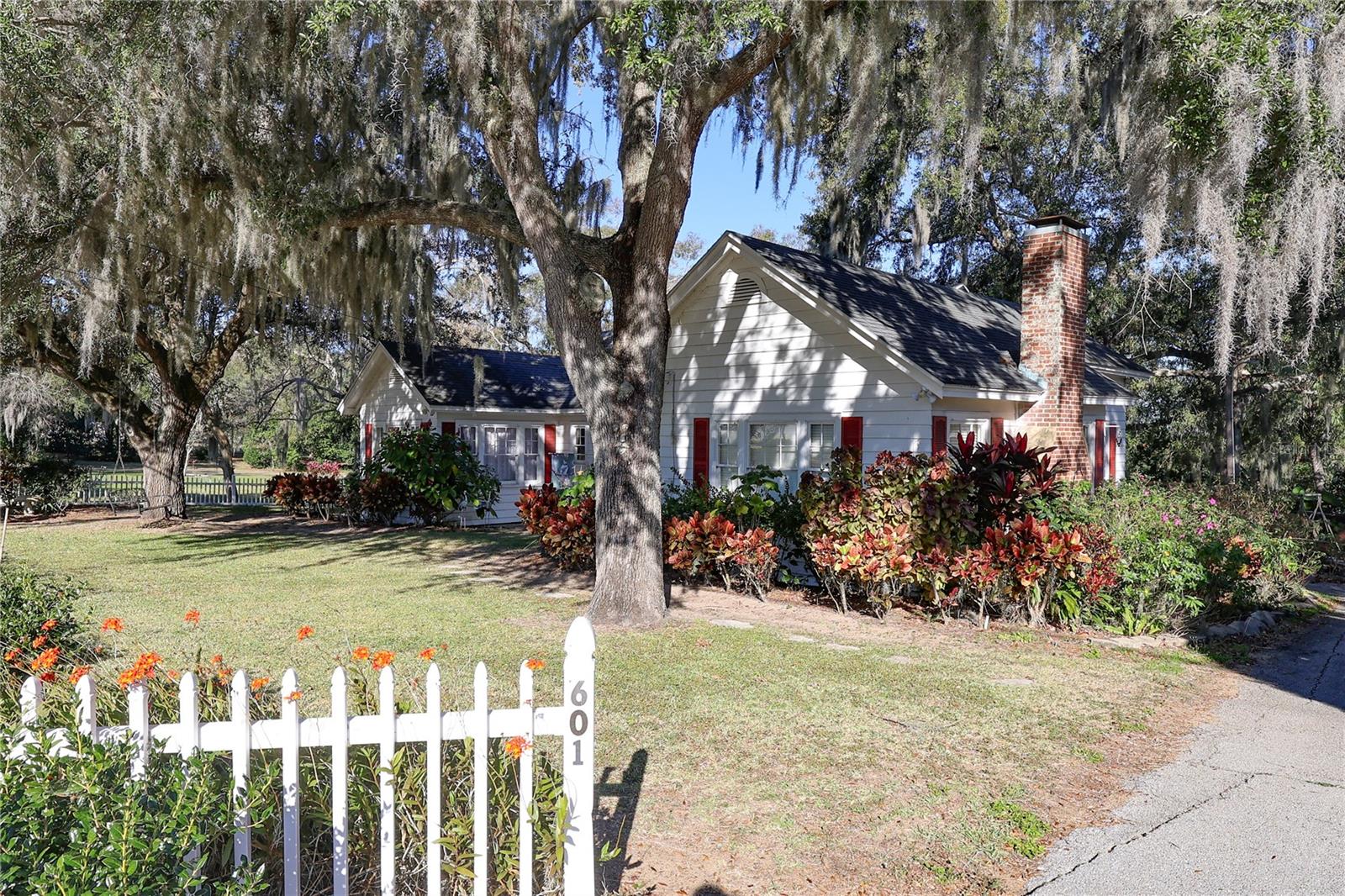 Image 24 of 42 For 601 Alta Vista Drive