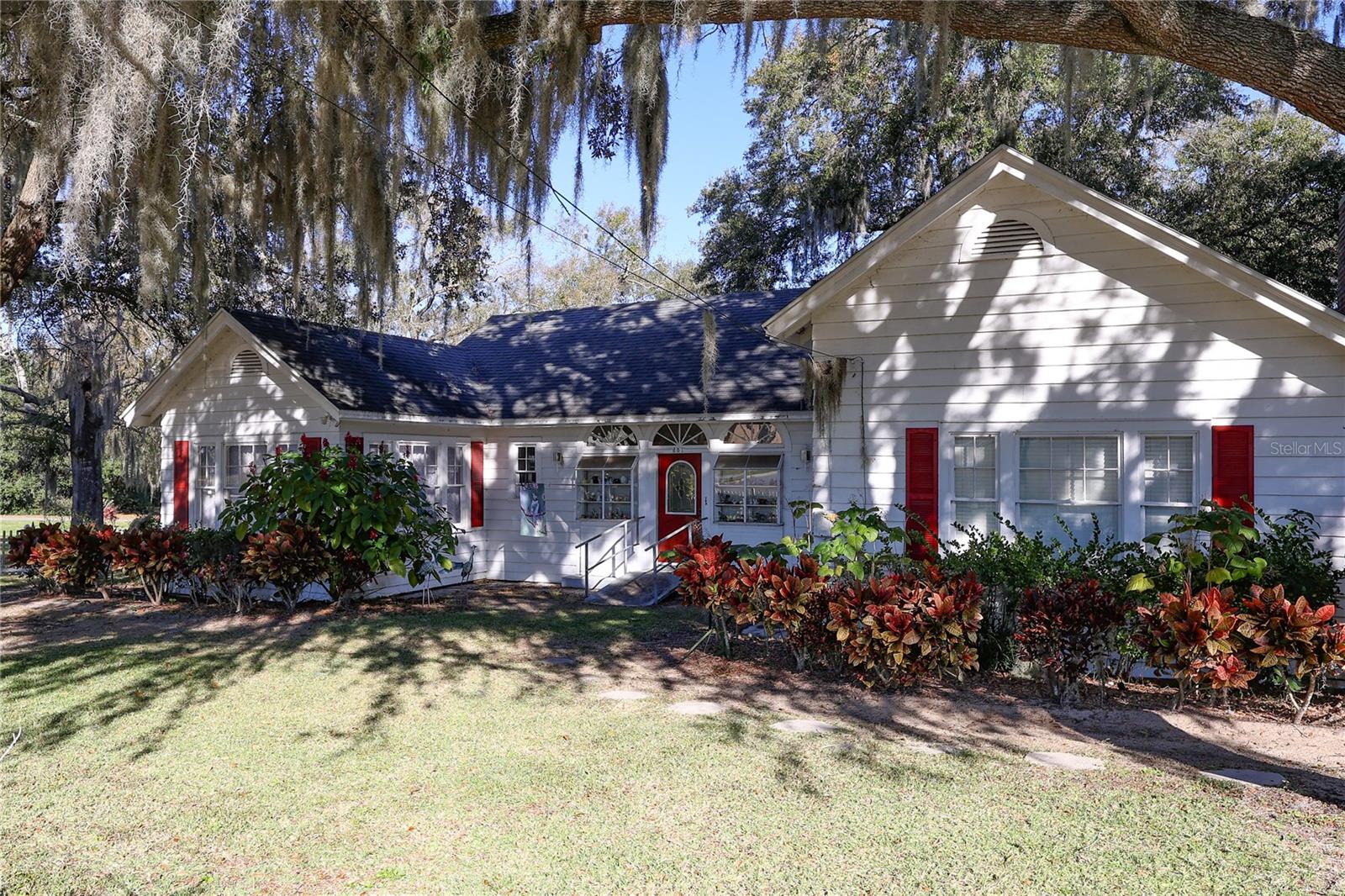 Image 25 of 42 For 601 Alta Vista Drive