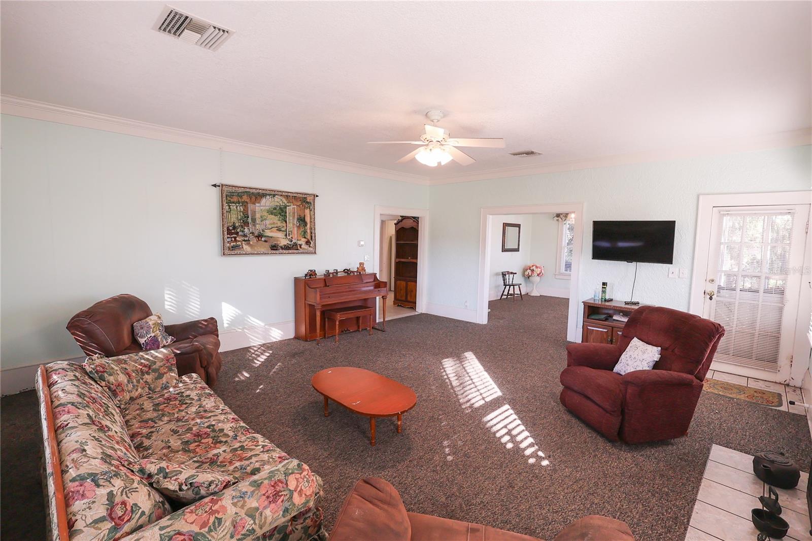 Image 3 of 42 For 601 Alta Vista Drive