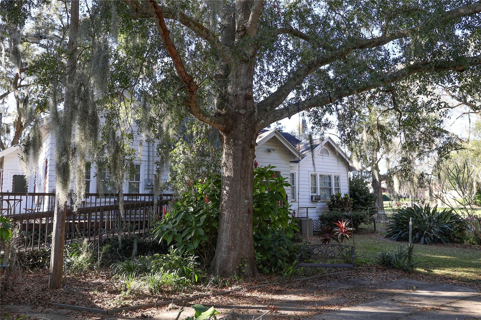 Image 31 of 42 For 601 Alta Vista Drive