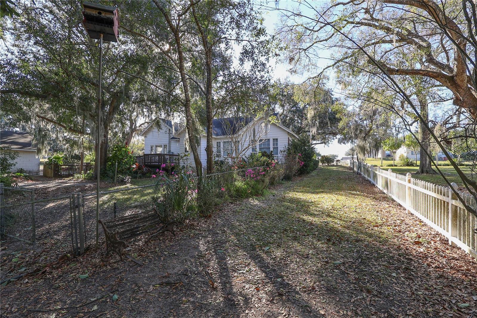 Image 34 of 42 For 601 Alta Vista Drive