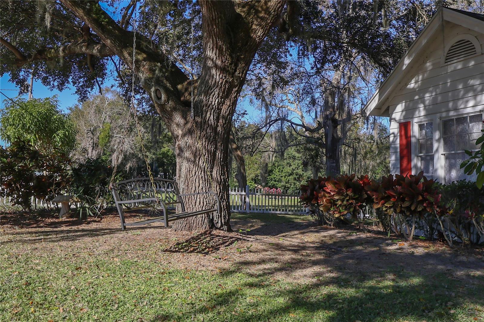 Image 36 of 42 For 601 Alta Vista Drive