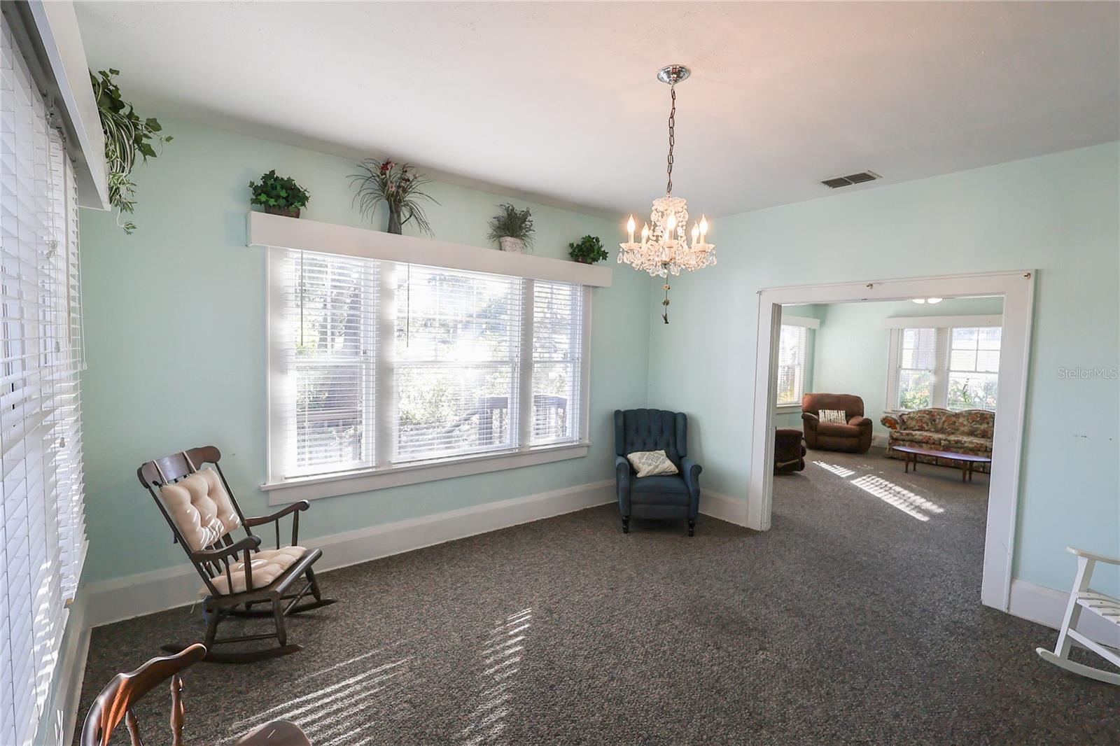 Image 5 of 42 For 601 Alta Vista Drive