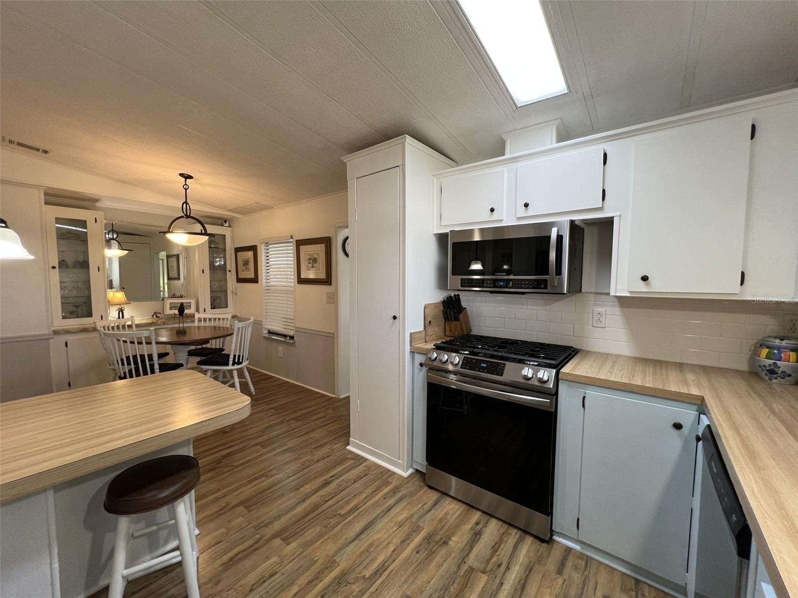 Image 12 of 81 For 2055 Floral Avenue 91