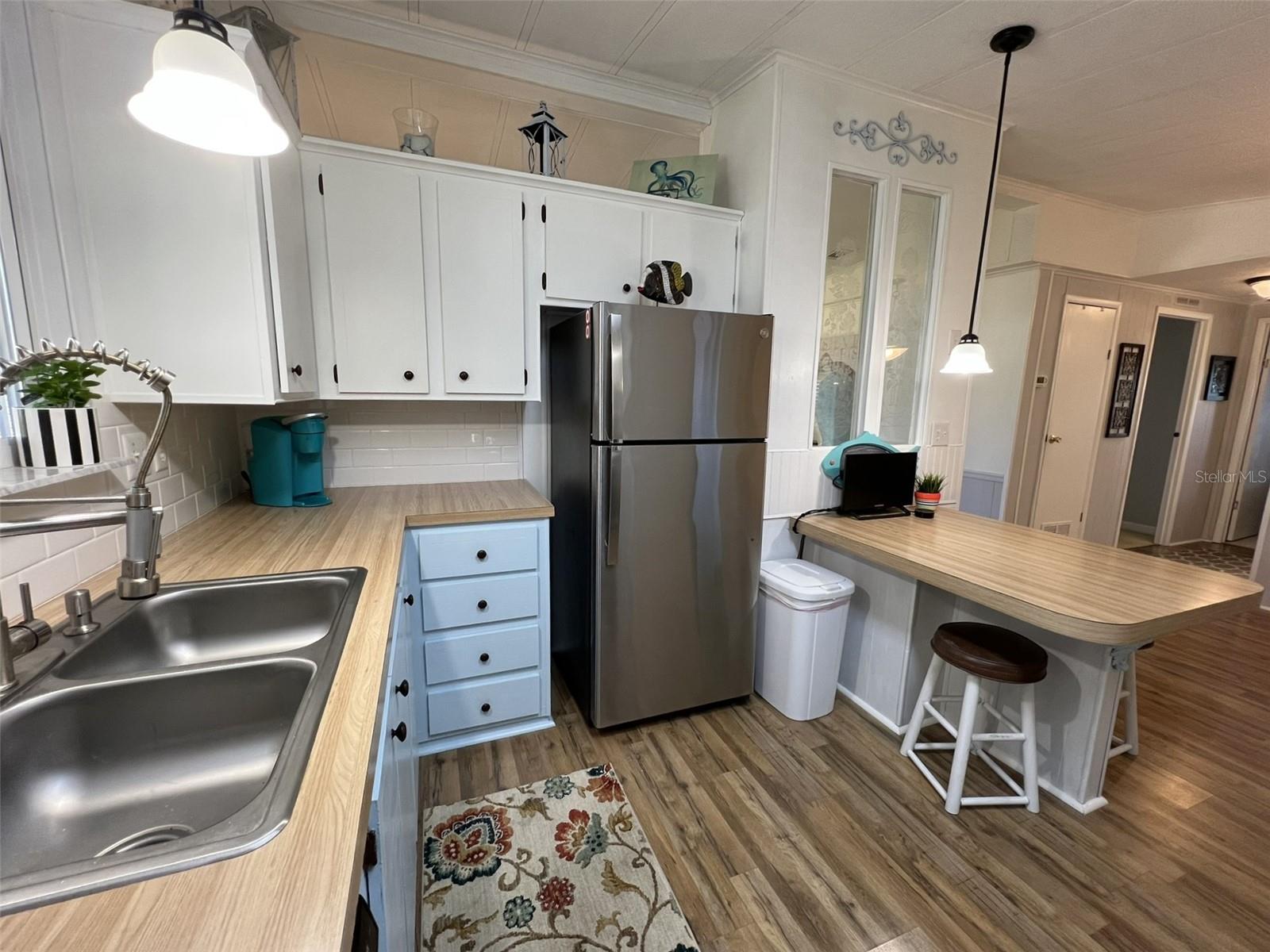 Image 15 of 81 For 2055 Floral Avenue 91