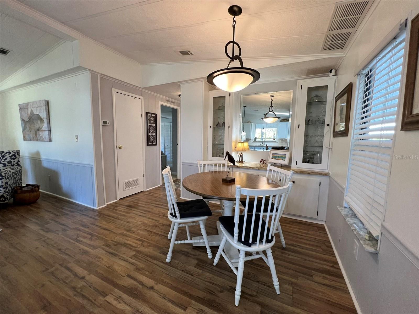 Image 16 of 81 For 2055 Floral Avenue 91