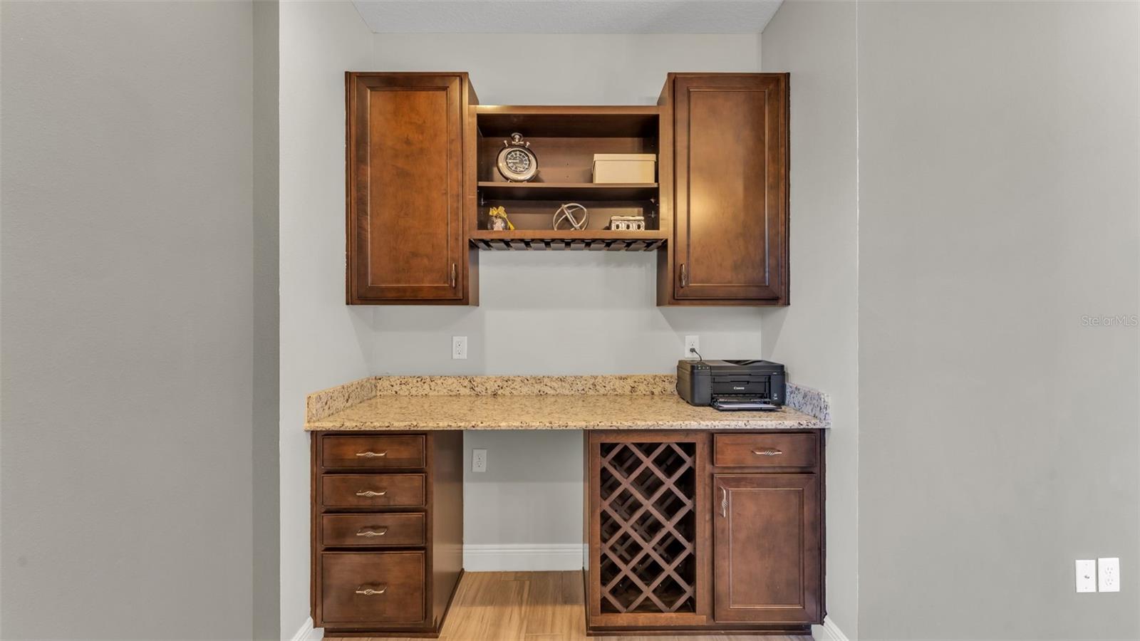 Image 15 of 86 For 3874 Grandefield Circle