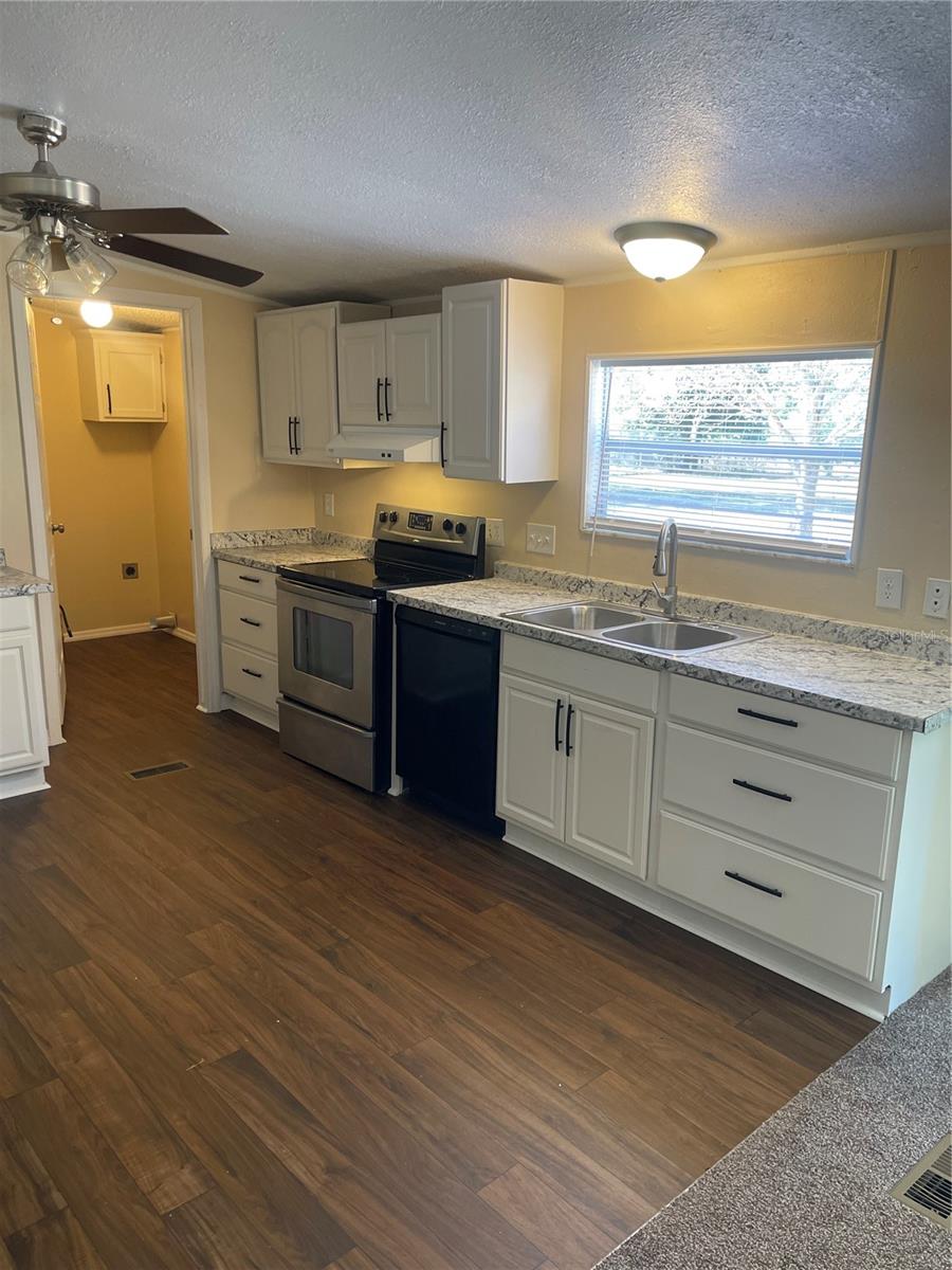 Image 4 of 20 For 10292 Rachel Cherie Drive