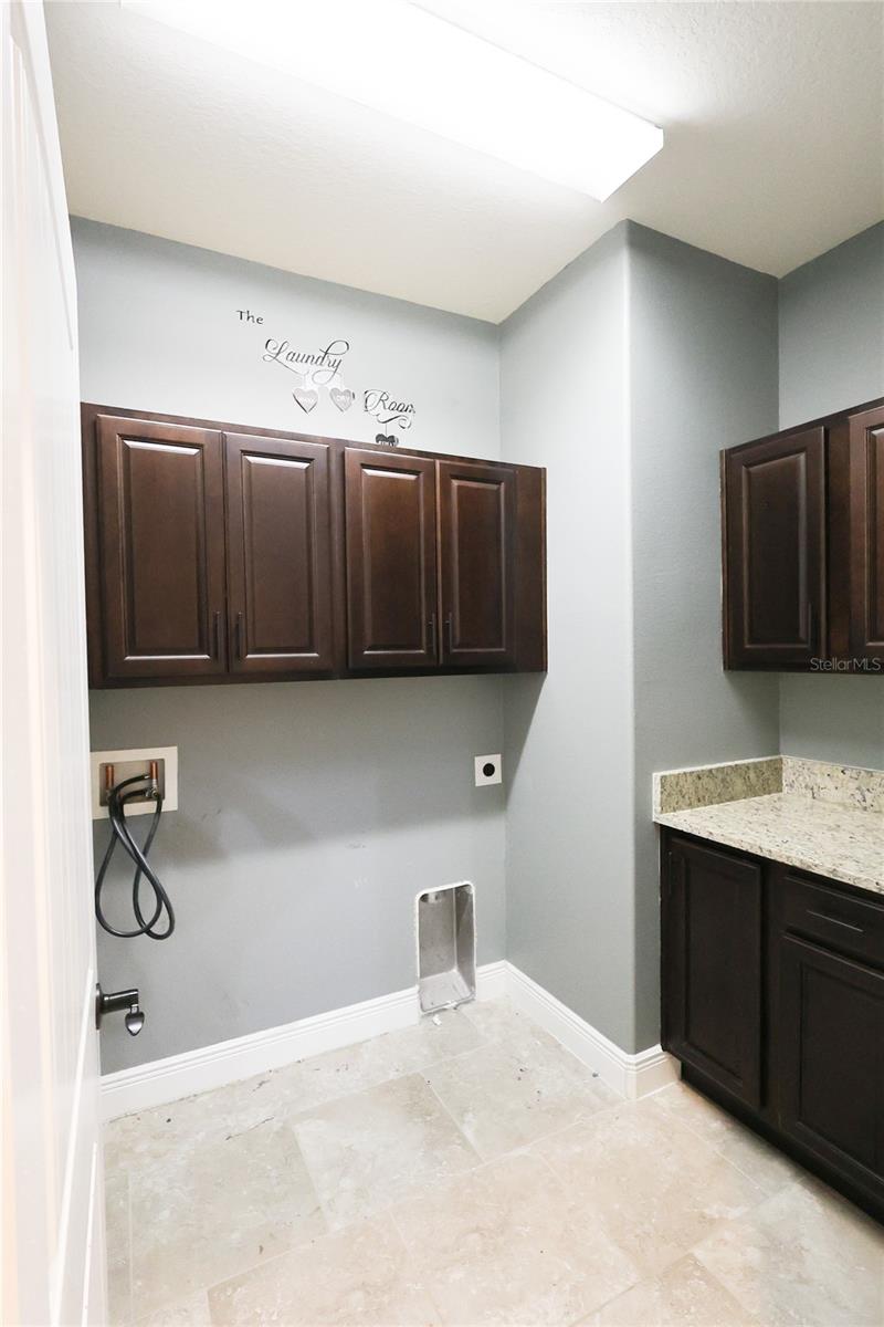 Image 14 of 38 For 4235 Prima Lago Drive