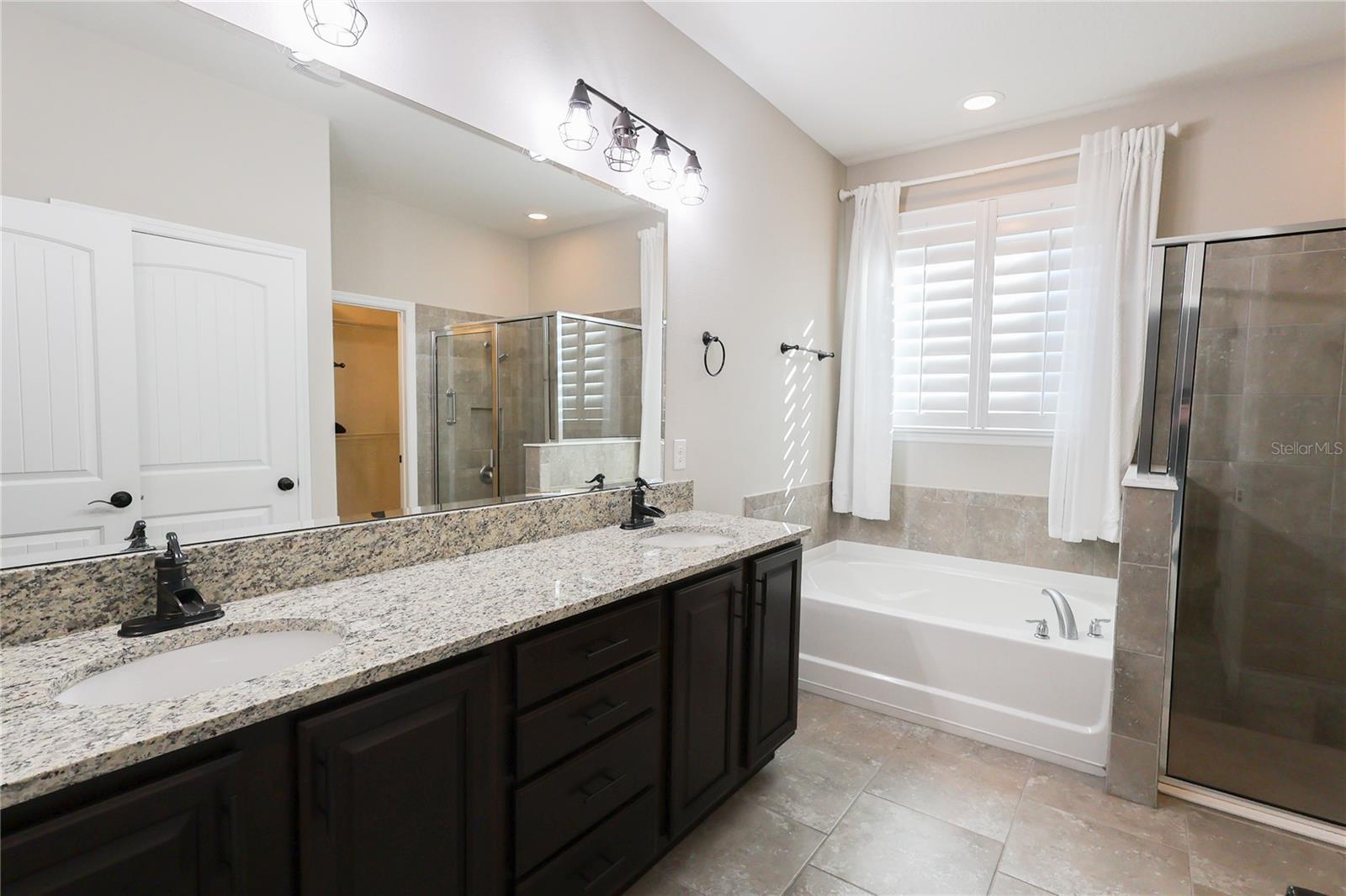 Image 23 of 38 For 4235 Prima Lago Drive