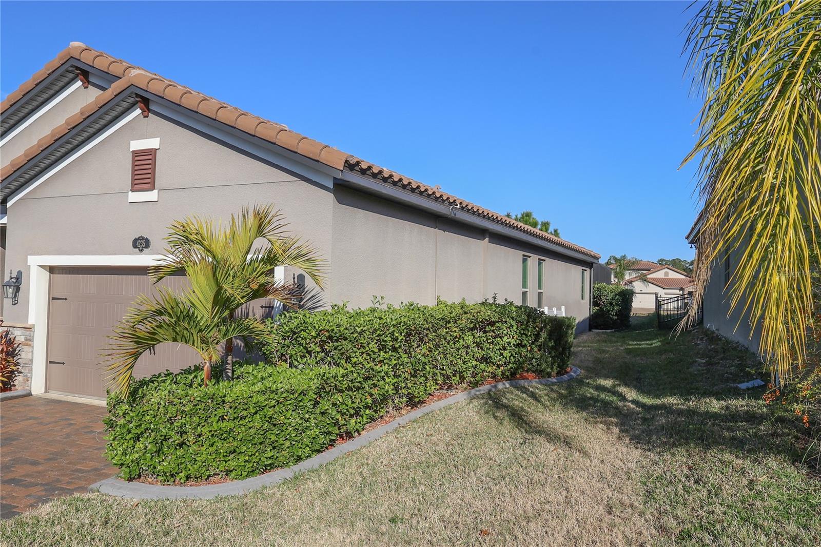 Image 28 of 38 For 4235 Prima Lago Drive