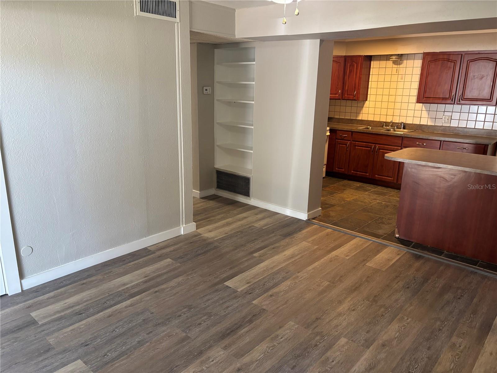 Image 3 of 17 For 255 Valencia Drive