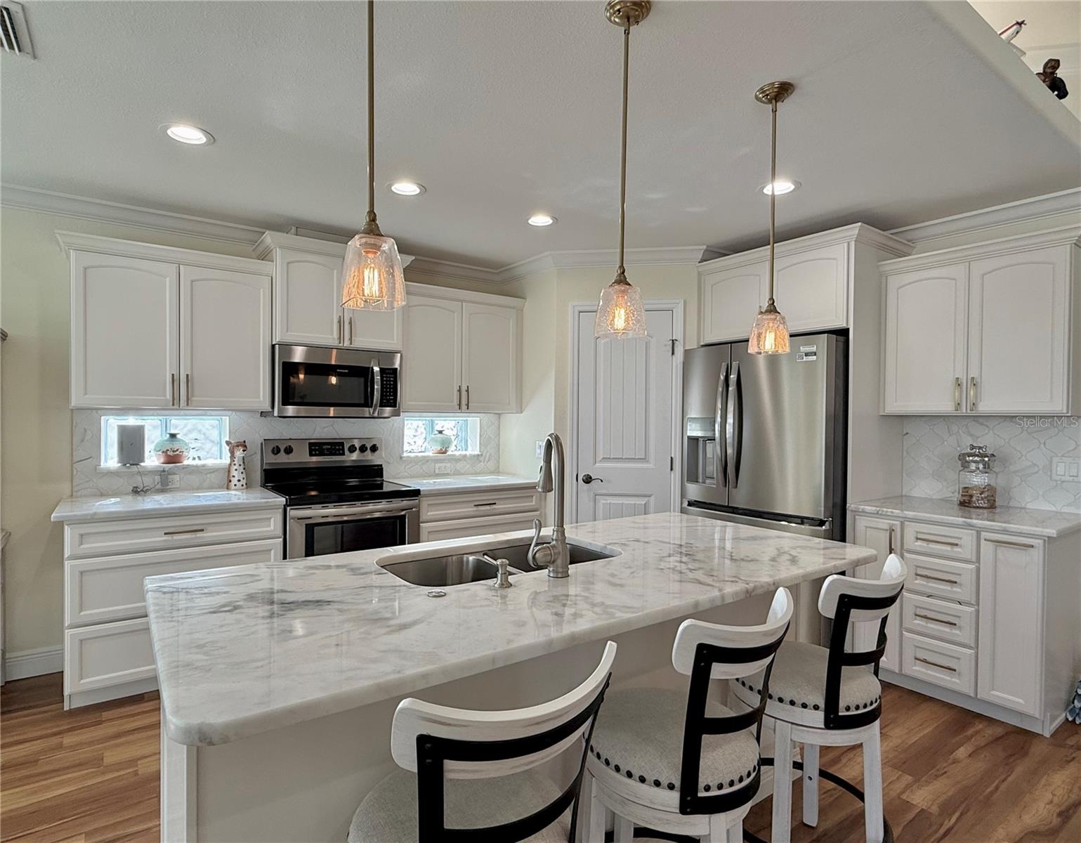 Listing photo id 9 for 5105 Pebble Beach Drive