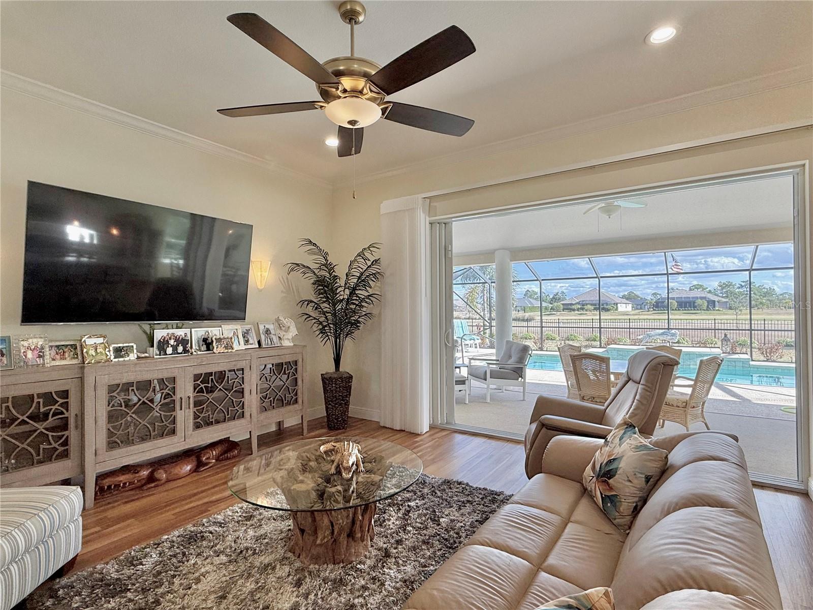 Listing photo id 16 for 5105 Pebble Beach Drive