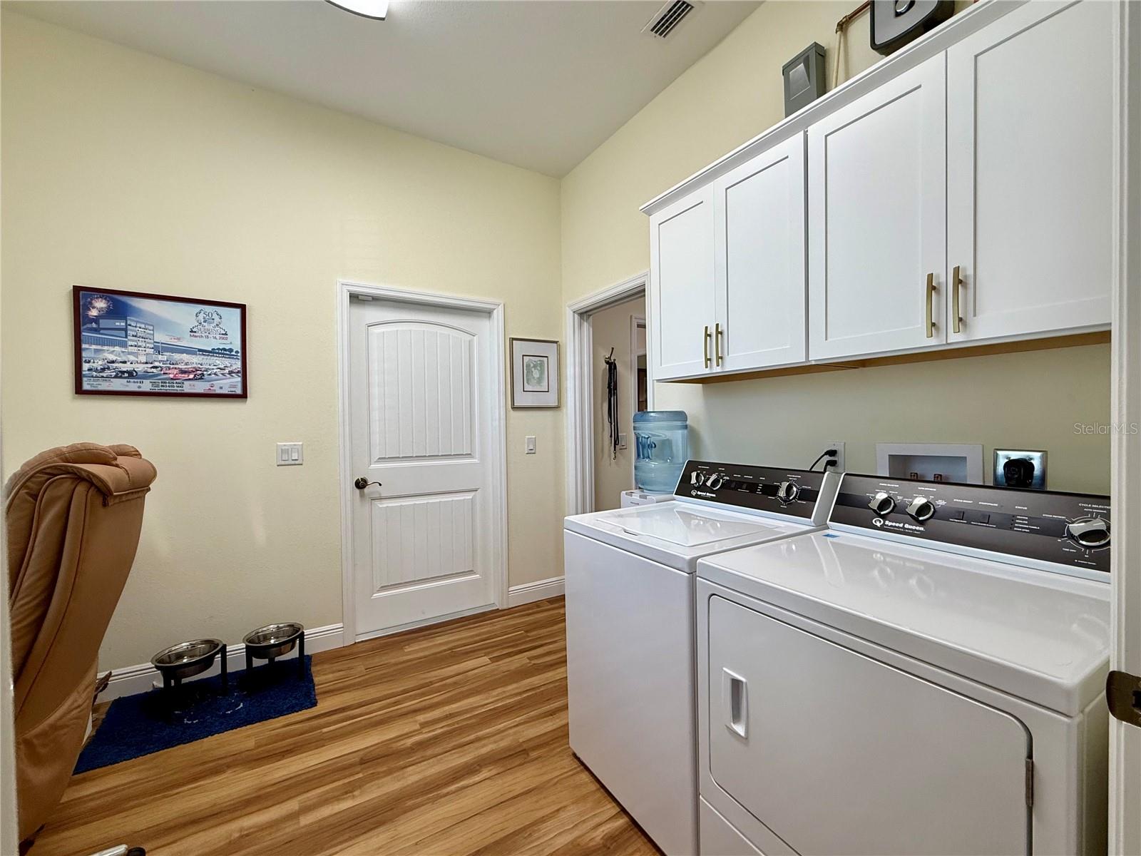 Listing photo id 32 for 5105 Pebble Beach Drive