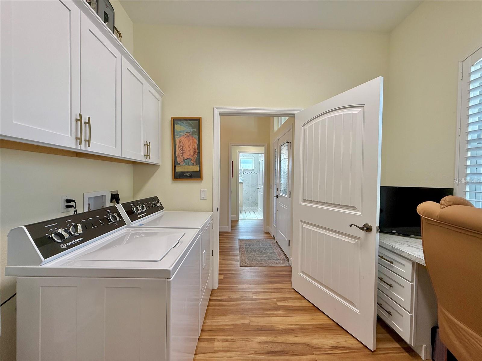 Listing photo id 35 for 5105 Pebble Beach Drive