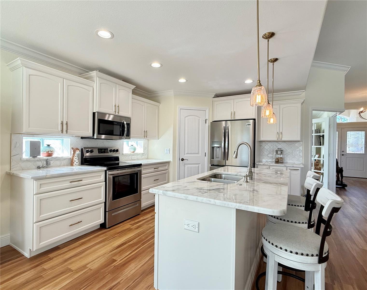 Listing photo id 6 for 5105 Pebble Beach Drive