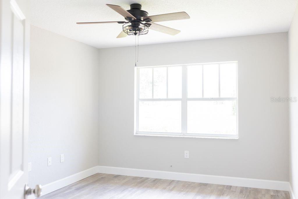 Image 23 of 40 For 2992 Oaks Bend