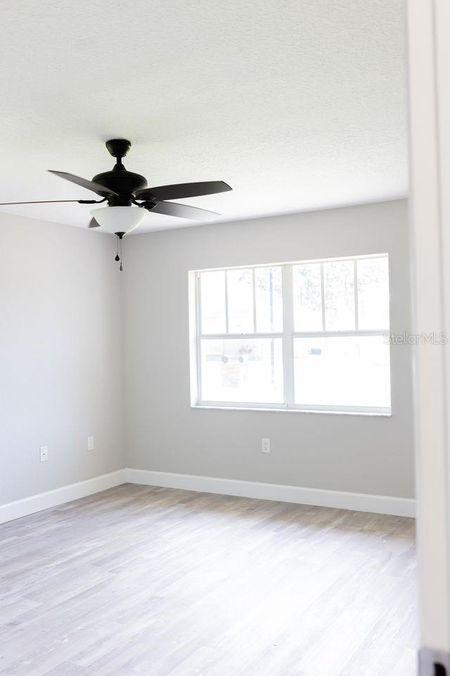 Image 24 of 40 For 2992 Oaks Bend