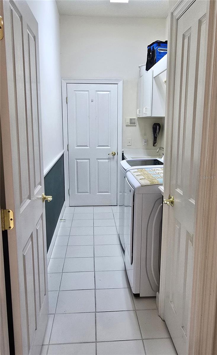 Image 23 of 41 For 2409 Berkshire Drive