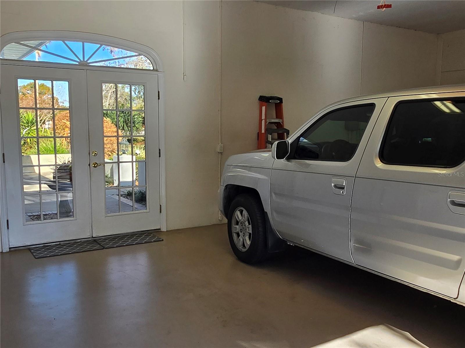 Image 32 of 41 For 2409 Berkshire Drive