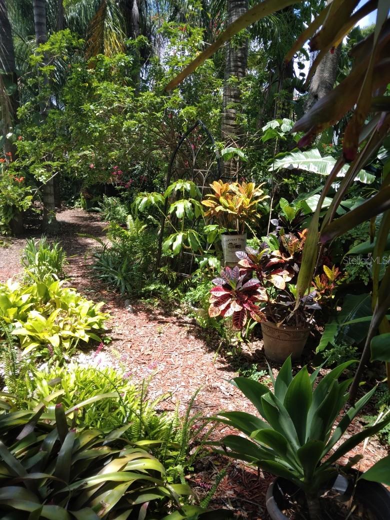 Image 35 of 41 For 2409 Berkshire Drive