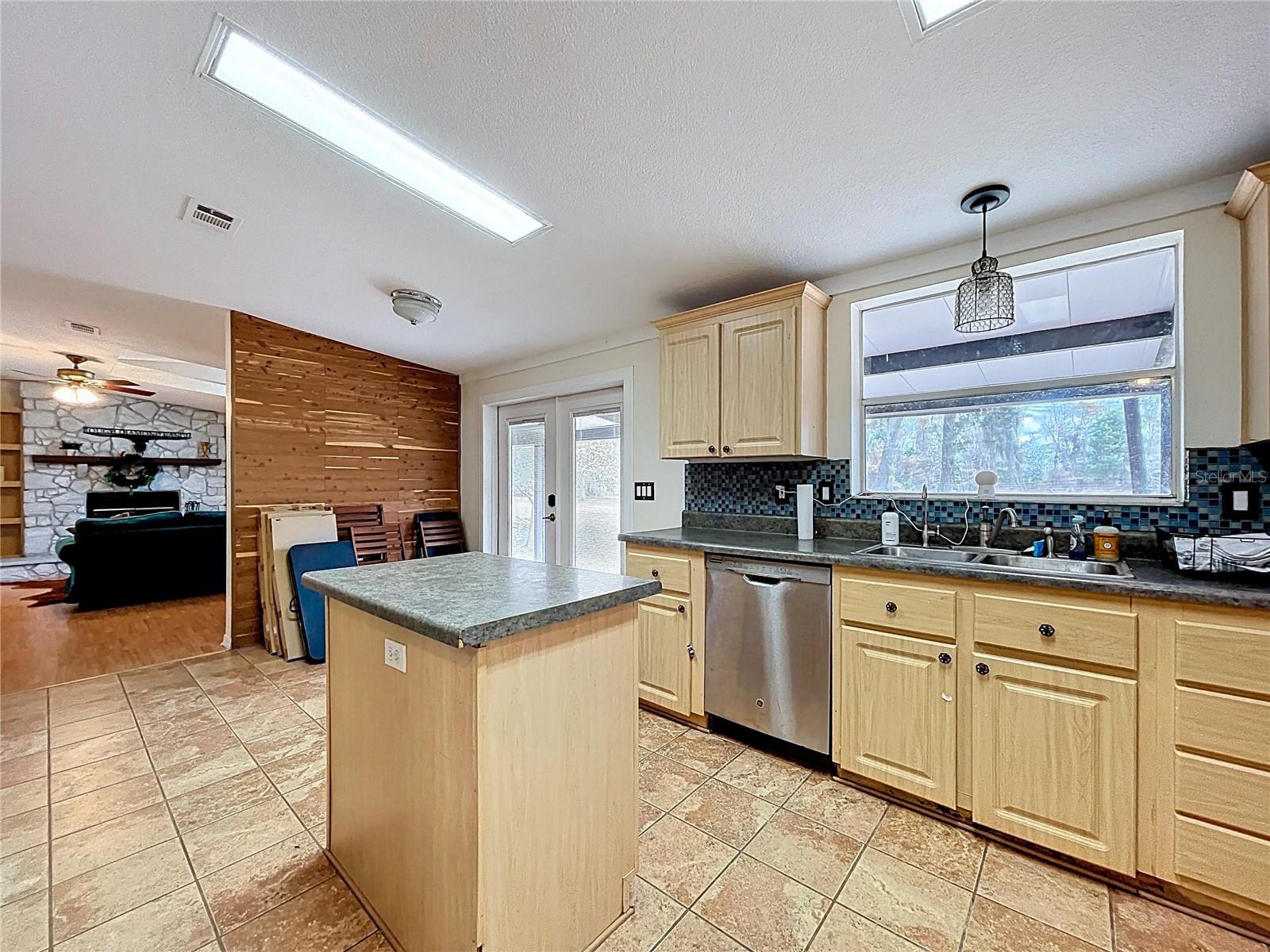 Image 41 of 79 For 15210 Rough Diamond Ranch Road