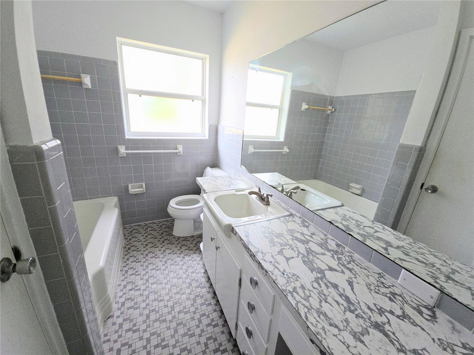 Image 3 of 13 For 2150 De La Palma Avenue