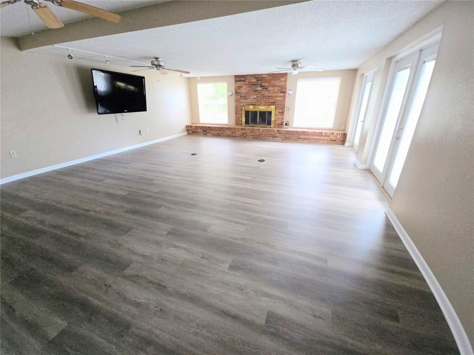 Image 6 of 13 For 2150 De La Palma Avenue