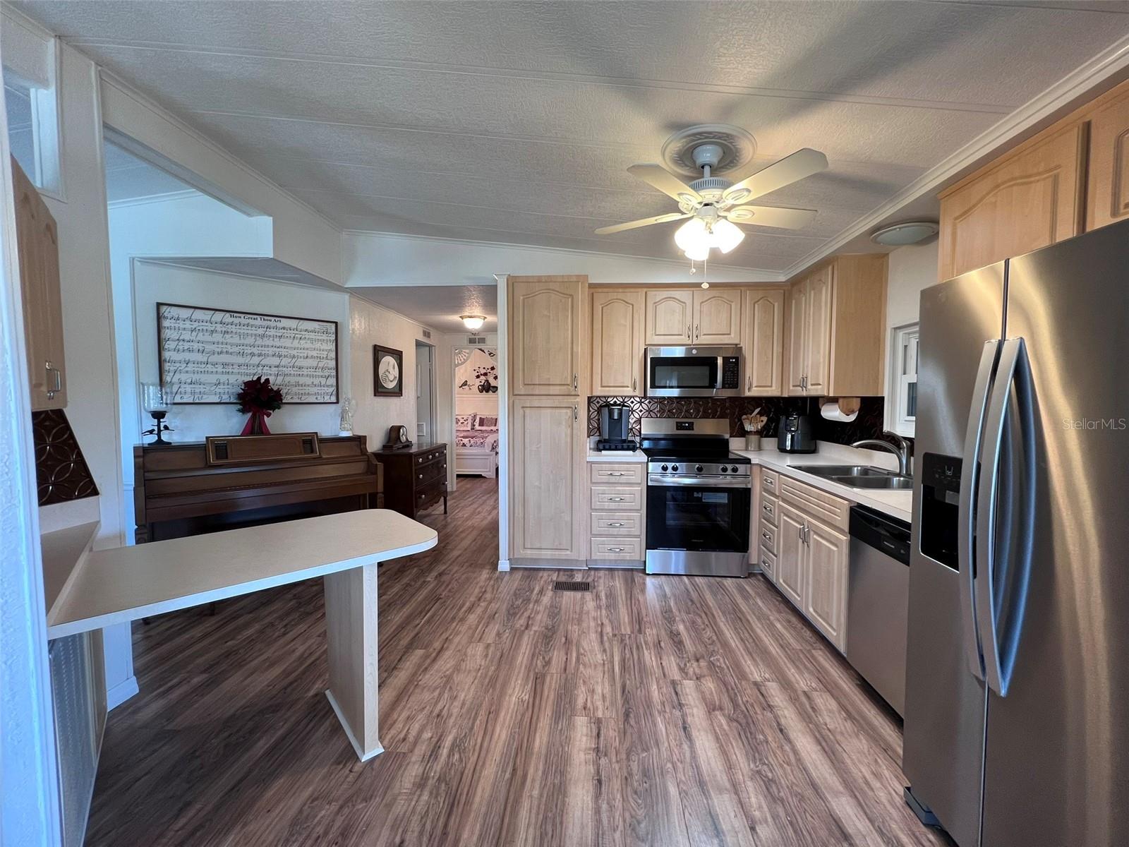 Image 27 of 59 For 2055 Floral Avenue 169