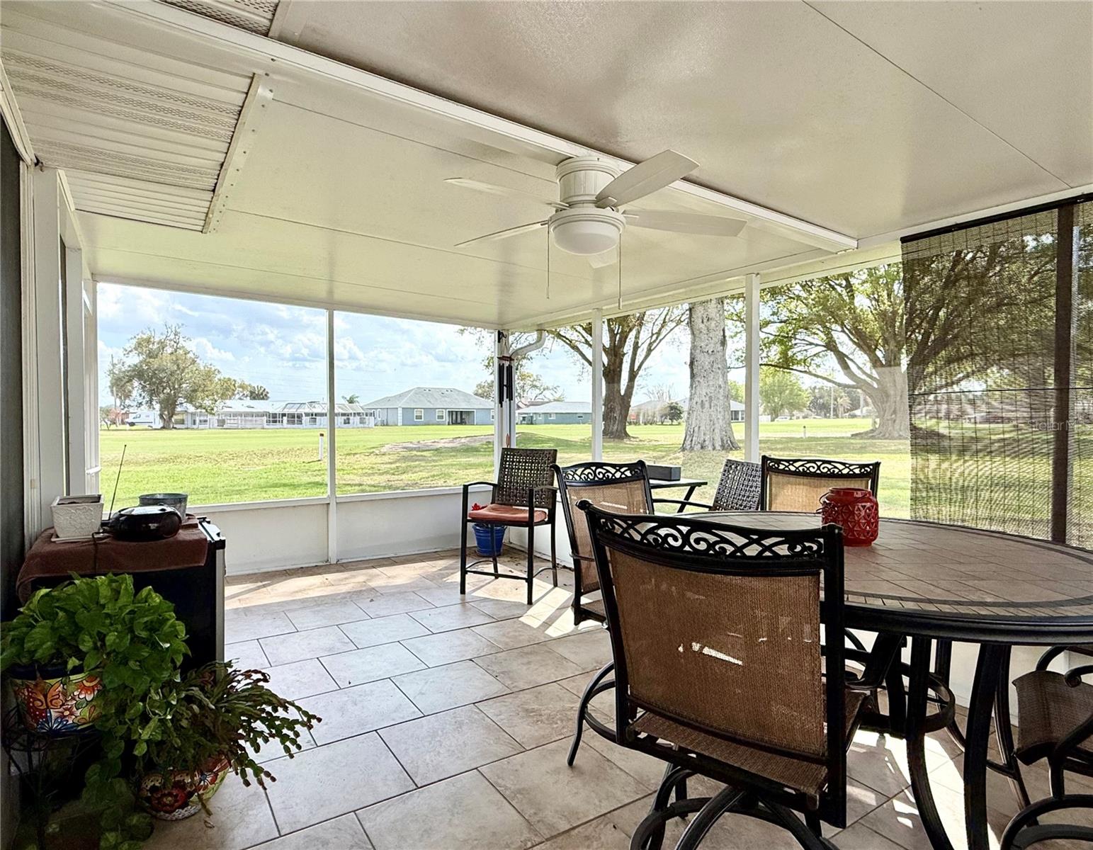 Image 21 of 49 For 233 Greensview Drive