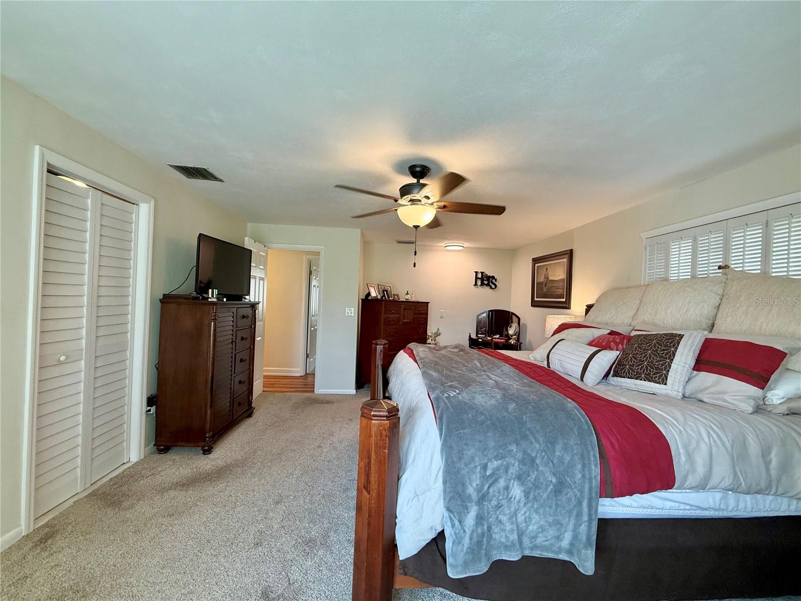 Image 29 of 49 For 233 Greensview Drive