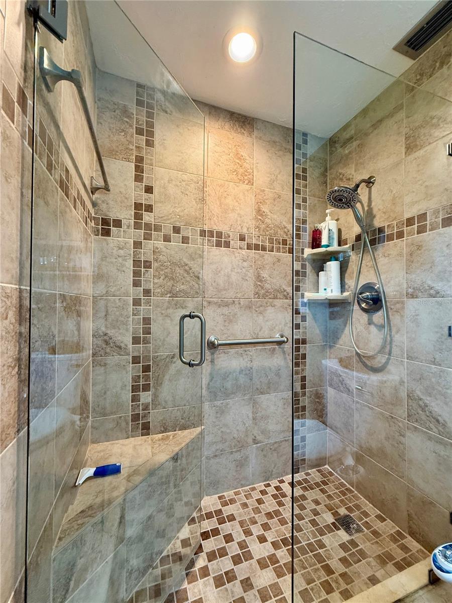 Image 31 of 49 For 233 Greensview Drive