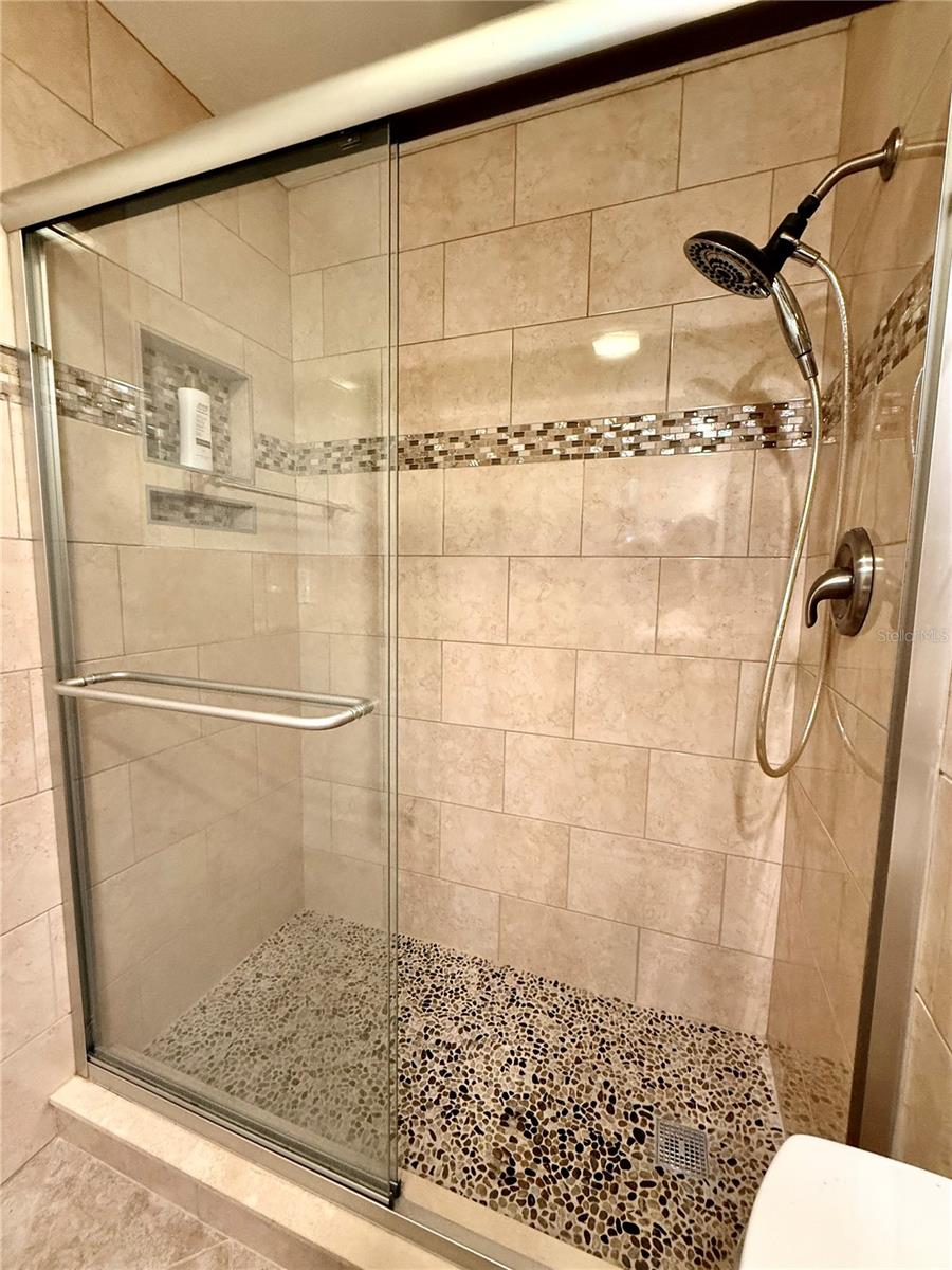 Image 38 of 49 For 233 Greensview Drive