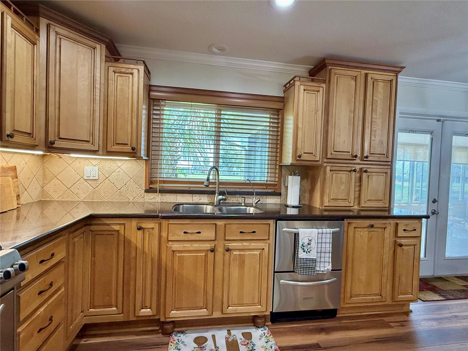 Image 4 of 49 For 233 Greensview Drive